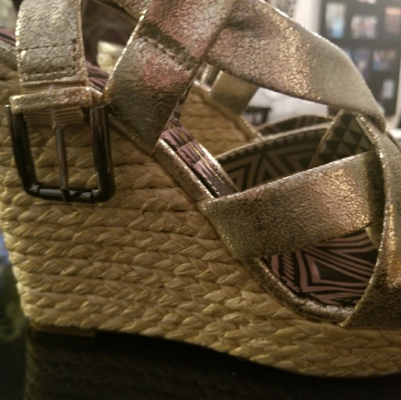 Jessica Simpson Rustic Platinum wedges - Picture 4 of 6